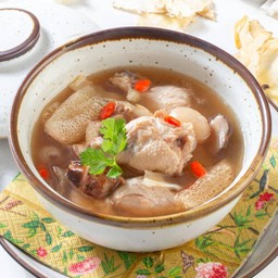 ซุปไก่เยื่อไผ่ตุ๋นยาจีน