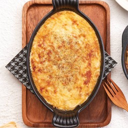 เฟตตูชชินี่อกไก่อบชีส