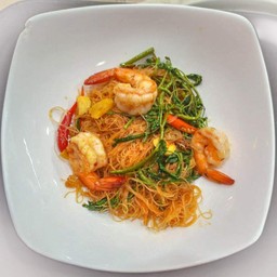 หมี่กระเฉดทะเล (ทะเลรวม-กุ้ง-ปลาหมึกแดด)