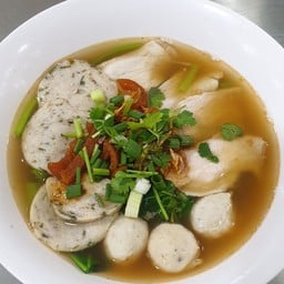 ก๋วยเตี๋ยวหมูน้ำใส