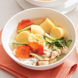 แกงจืดเต้าหู้ไข่ ไก่สับ (กับข้าว)