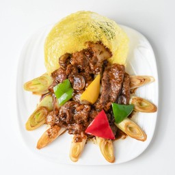 เนื้อออสเตรเลียสไลซ์ผัดต้นหอมญี่ปุ่นซอสพริกไทยดำ (L)