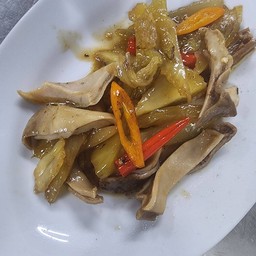 กระเพาะหมูผัดเกี่ยมฉ่าย