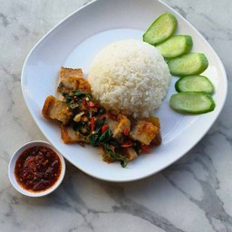 ข้าวกระเพราหมูกรอบ