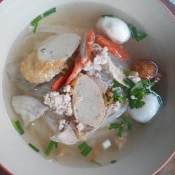 เจ๊เง็ก ก๋วยเตี๋ยวหมูโบราณ ตลาดสุชาติ