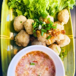 ลูกชิ้นกุ้งลวกจิ้ม😃