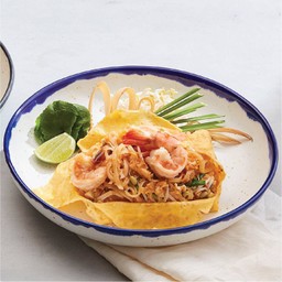 ผัดไทยกุ้งสด ห่อไข่