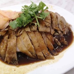 เป็ดพะโล้ (กลาง)