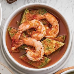 แกงส้มชะอมกุ้ง (O) (Hot and sour curry soup with shrimps and acacia omelette)