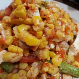 ส้มตำข้าวโพด