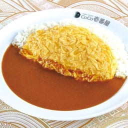 ข้าวแกงกะหรี่หน้าไข่