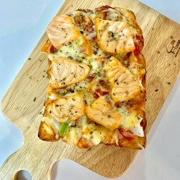 ปังพิซซ่าแซลมอน