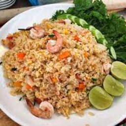 ข้าวผัดรวมจานใหญ่