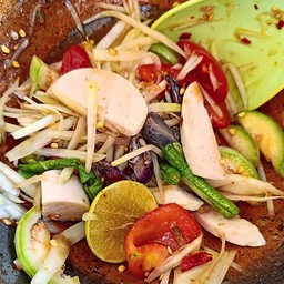 ตำปูปลาร้าไก่ยอ