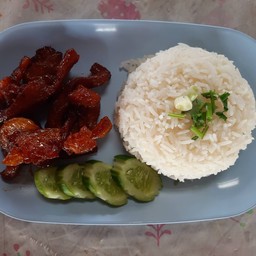 ข้าวหมูแดดเดียว รสจัดจ้านในย่านนี้