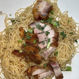 บะหมี่หมูกรอบ