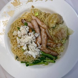 บะหมี่ เกี๊ยวหมู หมูแดง+ปู