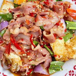 ยำเบคอนไข่ดาว