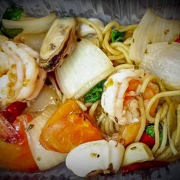 สปาเก็ตตี้ ผัดพริกแห้ง ทะเล