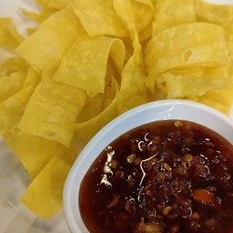 [อร่อยซ่ากับโค้ก] แผ่นเกี๊ยวทอดพร้อมน้ำจิ้ม +  โค้ก ออริจินัล (กระป๋อง)