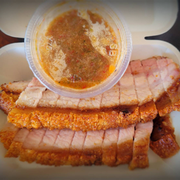 หมูกรอบ 2 ขีด(เก็บคูปองได้ส่วนลด)