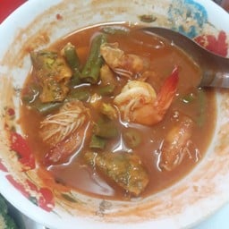 แกงส้มชะอมไข่กุ้ง