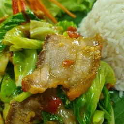 ข้าว ขแนงหมูกรอบ