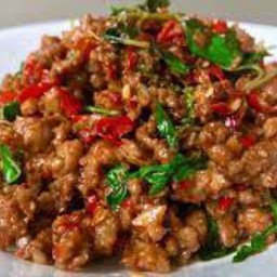 กระเพราเนื้อสับเป็นกับข้าว