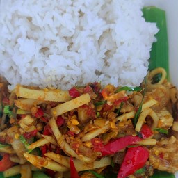 ผัดหน่อไม้หมูป่า