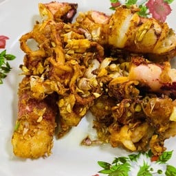 หมึกไข่ทอดกะเทียม