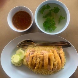 ข้าวมันไก่บ้านพานทอง