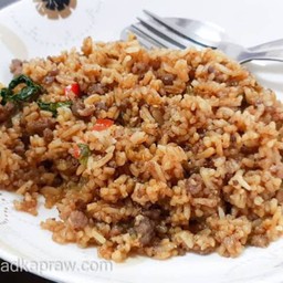 ข้าวผัดเนื้อเปื่อยไข่ดาว