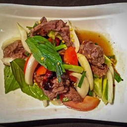 ยำเนื้อย่าง