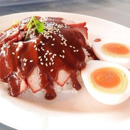 ครัวเสือน้อย ข้าวมันไก่ ข้าวหมูแดง ข้าวหมูกรอบ