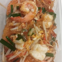 วุ้นเส้นผัดไทกุ้งสด