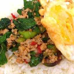 ข้าวกระเพราไก่