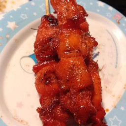 น้องแหม่มไก่แดง