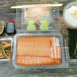 แซลมอน 500 กรัม + ข้าว