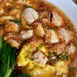 เกี๊ยวต้มยำ