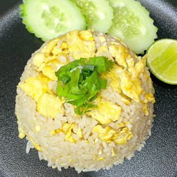 ข้าวผัดไข่ (ผัดแห้งๆ หอมกระทะ)