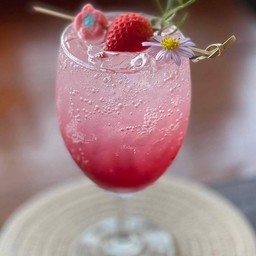 Strawberry kiss soda