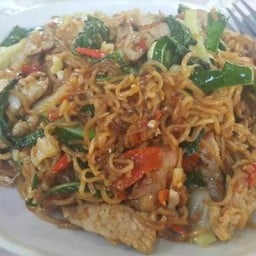 ม่าม่า ผัดขี้เมา  หมู