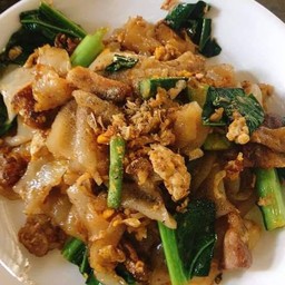 ผัดซีอิ๊วไก่