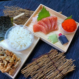 แซลมอน 130  กรัม + ไข่กุ้ง