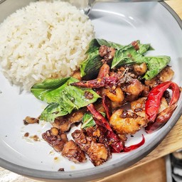 RE5 ข้าวผัดพริกแห้ง (หมู/ไก่) Fried rice with dried chili (Pig/Chicken)