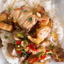 หมูกรอบผัดพริกเกลือ