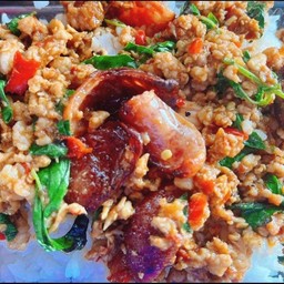 กะเพราหมูสับ+กุนเชียง