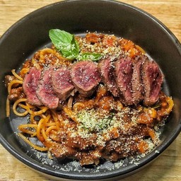 P1 พาสต้าซอสเนื้อวากิวออสเตรเลียและเนื้อวากิวออสเตรเลียสไลด์ Pasta with Australian Wagyu Beef Sauce and Sliced Australian Wagyu Beef
