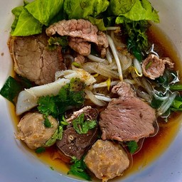 ก๋วยเตี๋ยวเส้นเล็กรวม