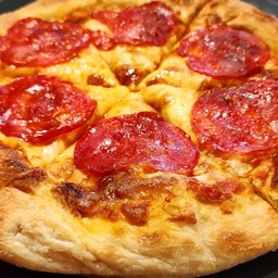 พิซซ่าซาลามี่